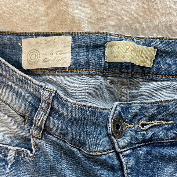 Zhrill women’s jeans - Picture 3 of 5
